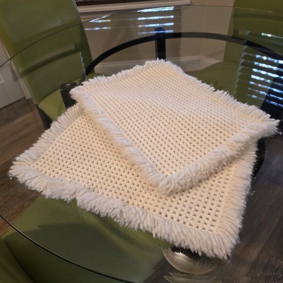 White Woven Cotton Placemats With Fringe Set Of 2 VTG Funky Retro Decor 13x18" - Picture 2 of 9